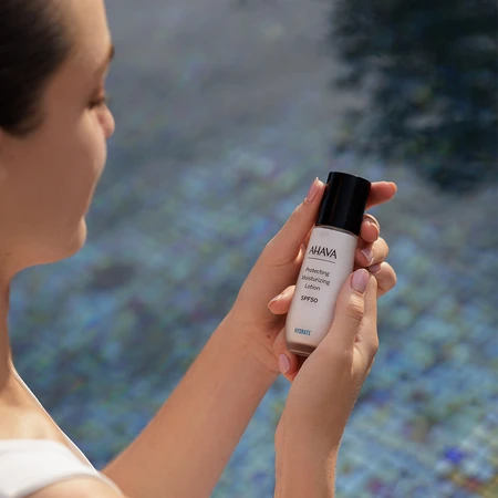 Protecting Moisturizing Lotion ochranný hydratační krém SPF50