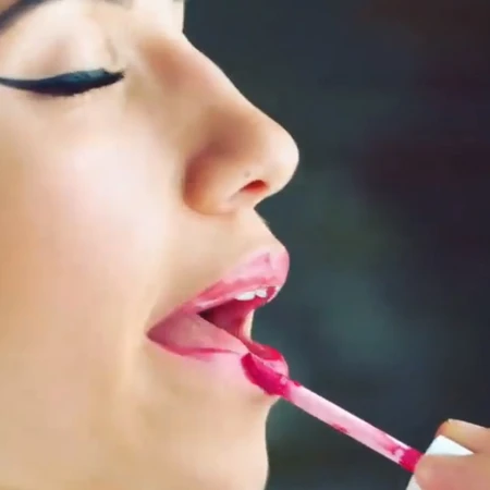 Plumping Liquid Lipstick Pink krémová rtěnka