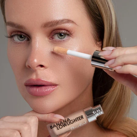 Banana Low Lighter rozjasňující korektor Mini